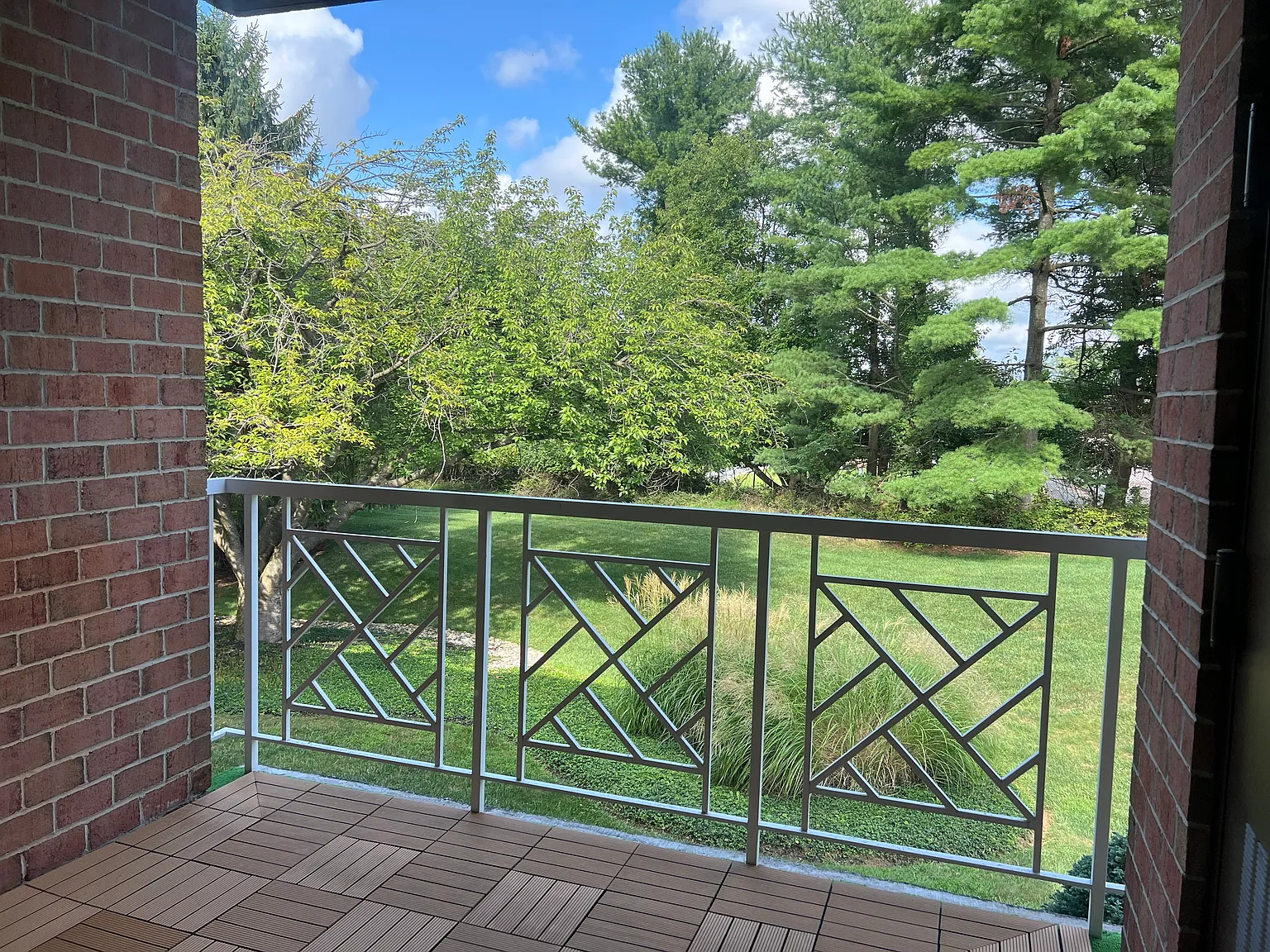 2 bed, 1279 sqft, $1,900 — Photo 3