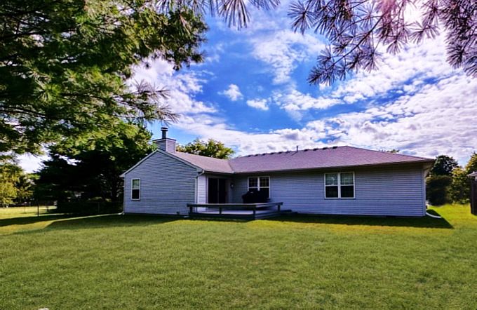 2nd image of 1704 Nancy Beth Dr