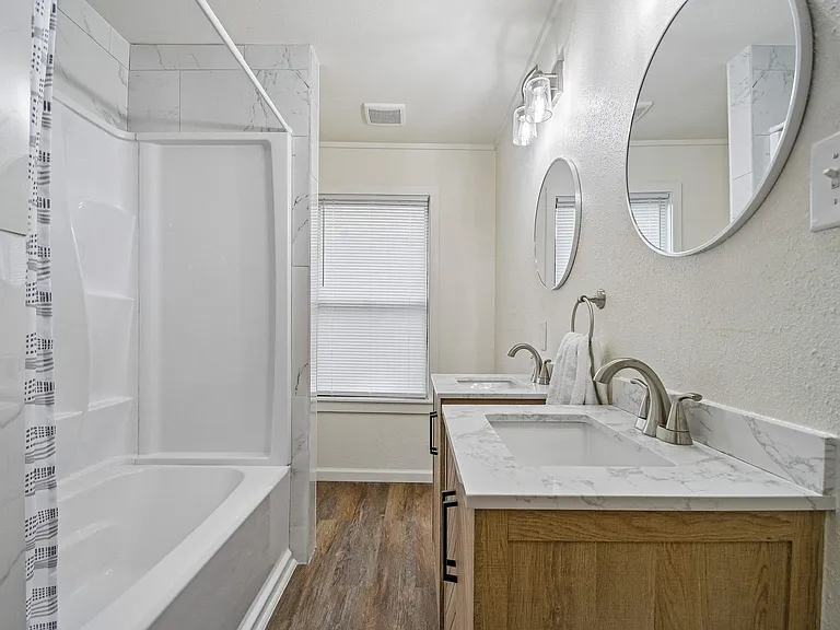 605 Bishop St — Photo 25