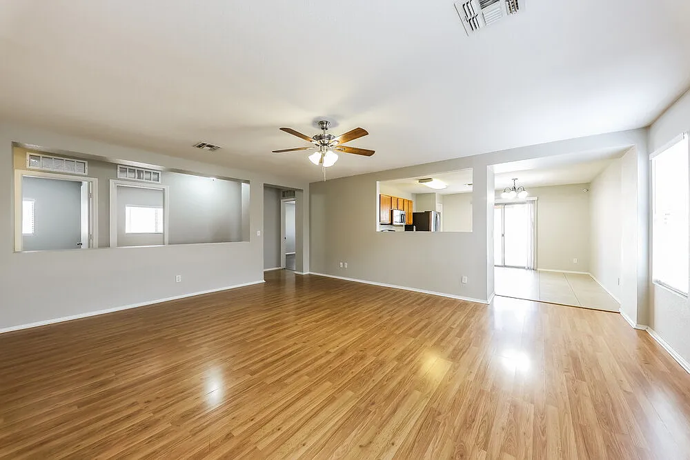 4 bed, 2.0 bath, 1524 sqft, $2,310 — Photo 4