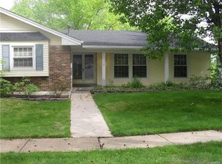 1306 Rusticview Dr, Ballwin, MO 63011