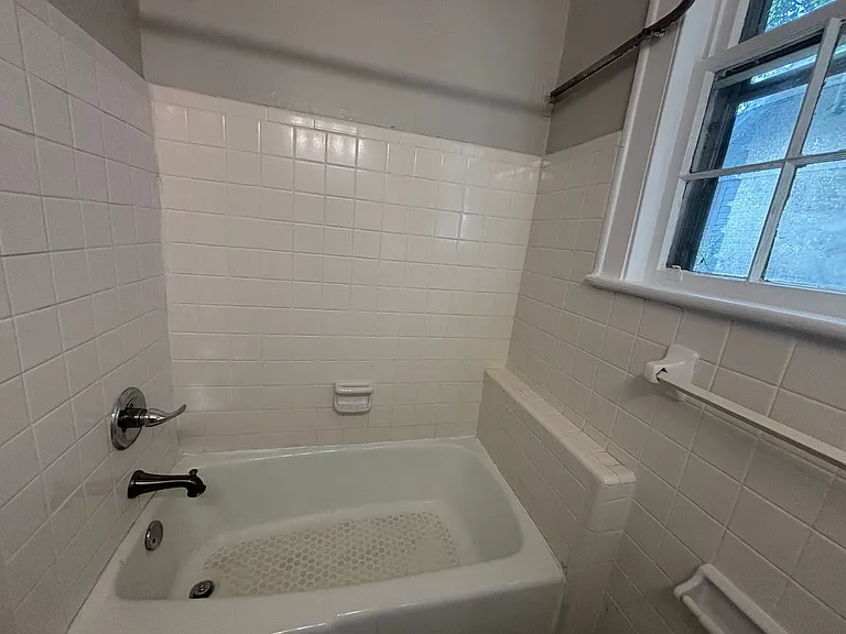 1307-1 Lorick Ave — Photo 8