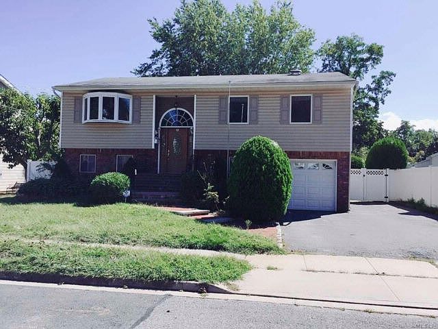 1st image of 3 Flower Ln