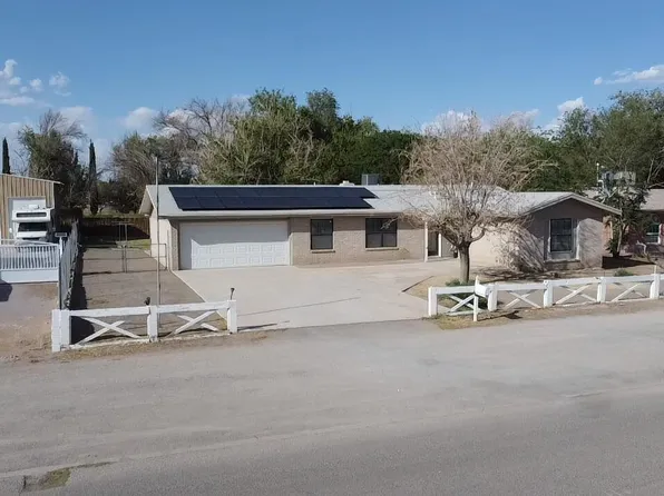 8429 Lasso Cir, El Paso, TX 79907