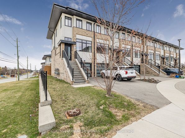 15 Wilings Ln, Hamilton, ON L9G 0H3