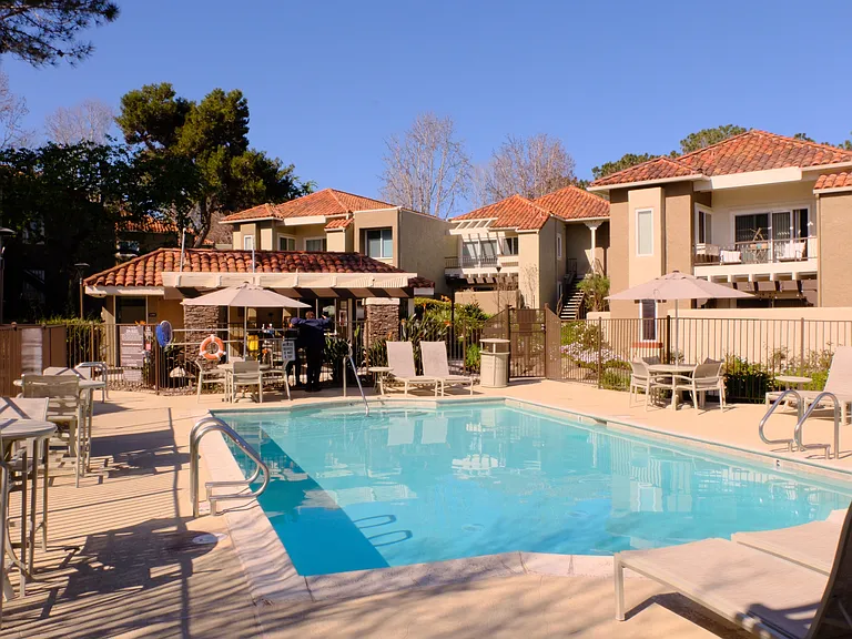 Bella Del Mar Apartments — Photo 21