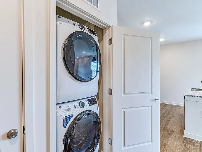 1x1 washer and dryer