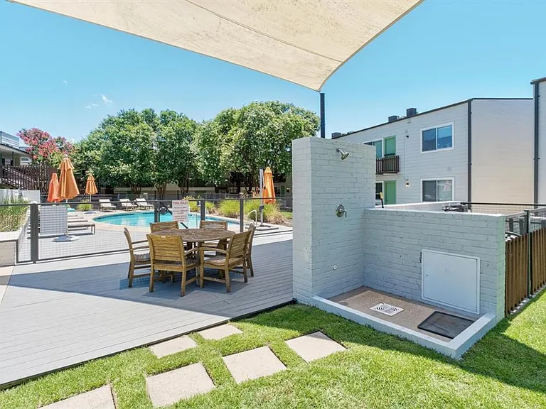 2200 Dickson Dr #218 — Photo 22
