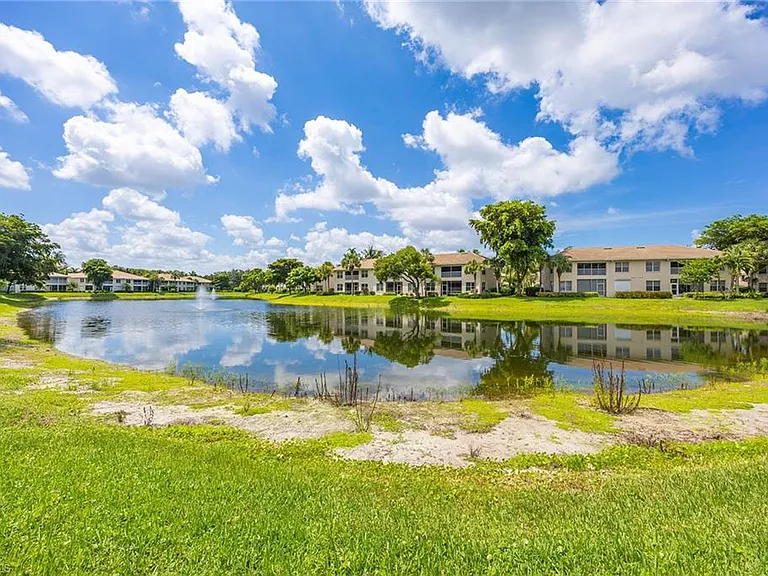 866 Carrick Bend Cir #202 — Photo 22
