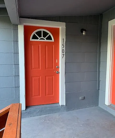 1507 Donaldson Ave — Photo 2