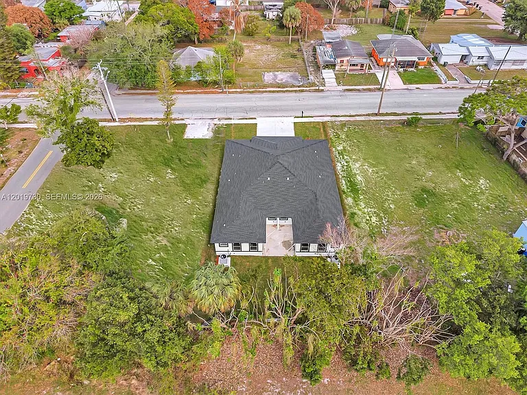 313 13th S #B — Photo 98
