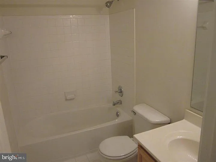 635 Baystone Ct — Photo 16