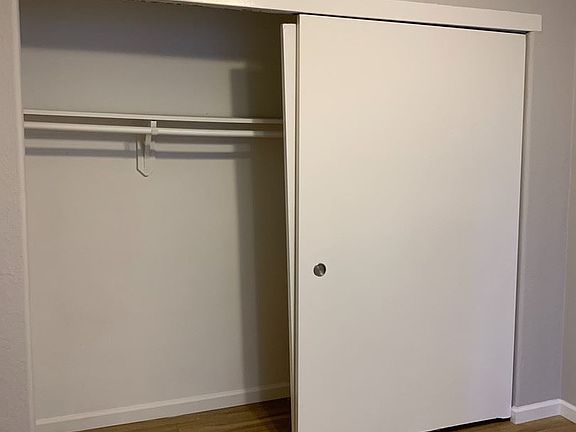 5th image of 637 S McDonnell Ave APT E