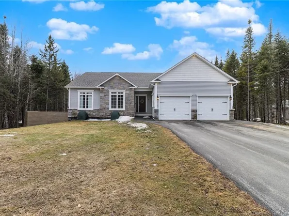 9 Allegiance Row, Douglas, NB E3G 0H3