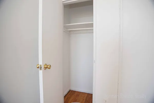 Rented by Norman Raindel, LREB | media 37