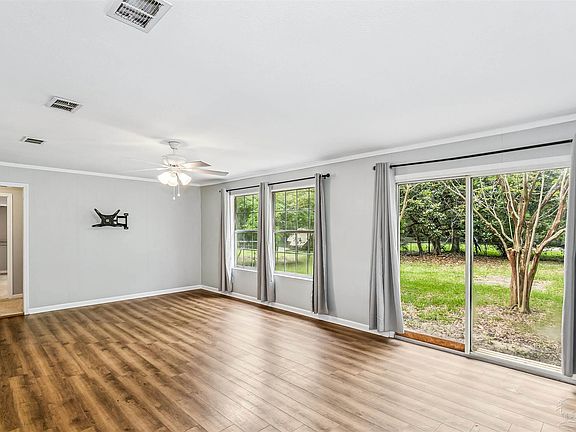 4th image of 702 N 49th Ave