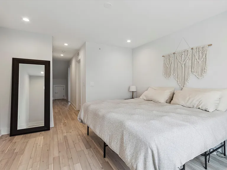 1343 S Lambert St — Photo 16
