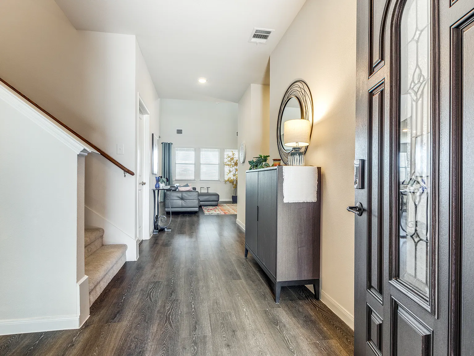 4 bed, 2329 sqft, $2,400 — Photo 3