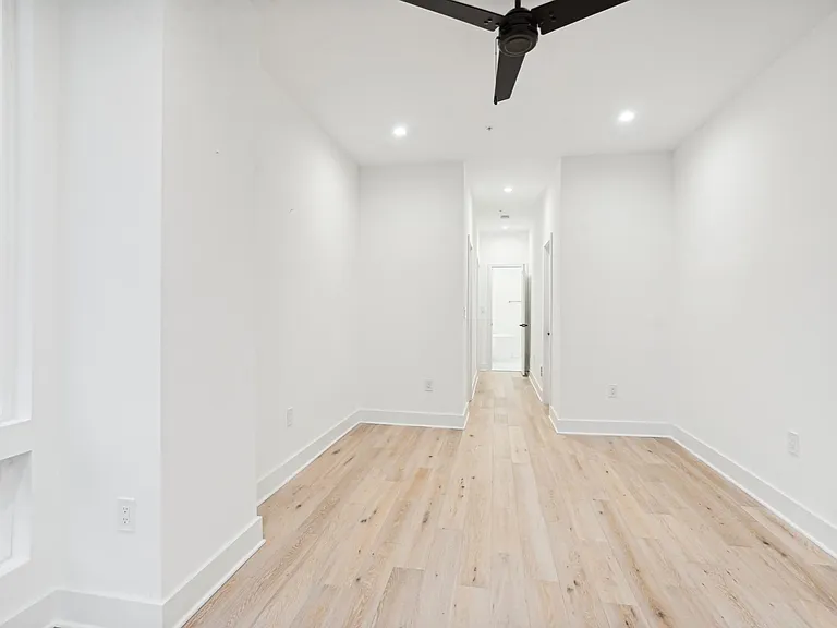 1111 K St NE #2 — Photo 18