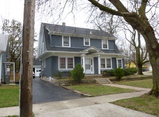 653 Page Ave, Elgin, IL 60120