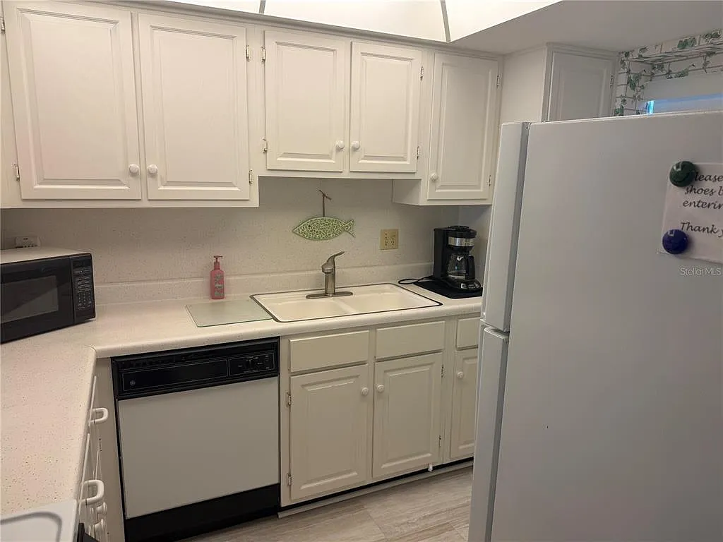 2 bed, 2.0 bath, 847 sqft, $4,900 — Photo 3