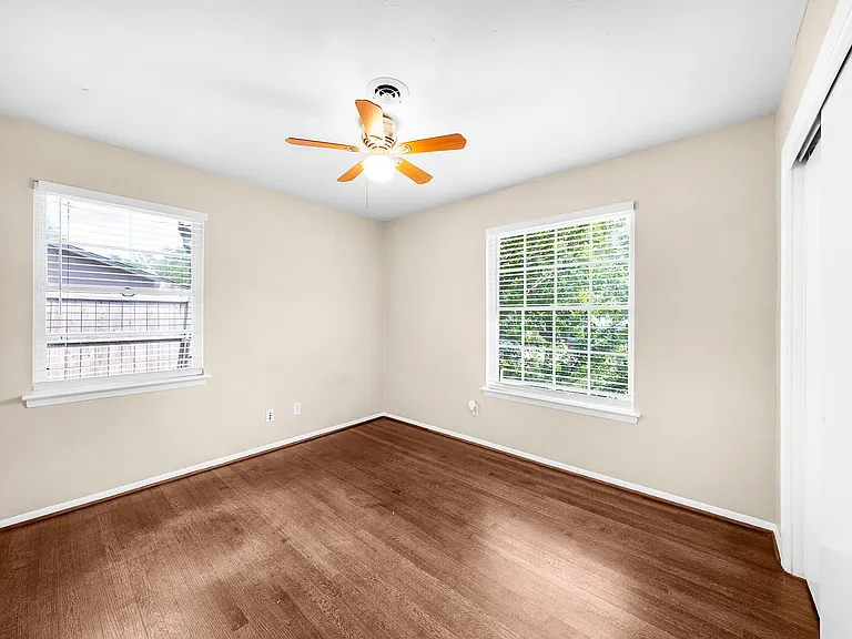 402 Vernet St — Photo 19