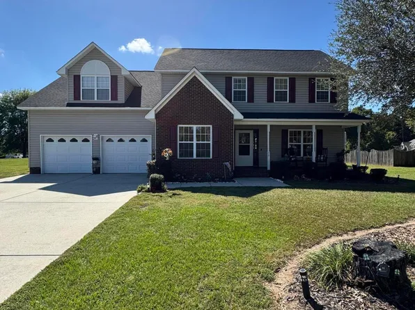 39 Climbing Arch Ct, Lillington, NC 27546