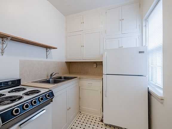 5th image of 1403 E St #303