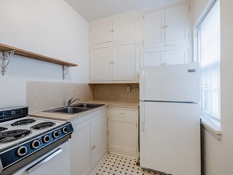 1403 E St #303 — Photo 5