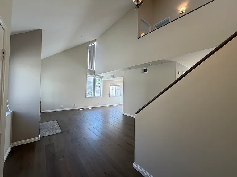 330 El Dorado St #4 — Photo 2