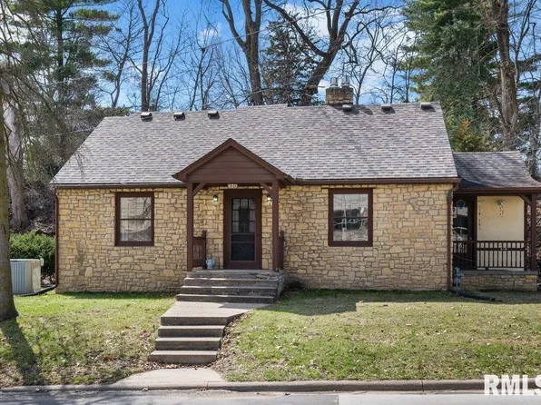 620 Thorwaldsen Pl, Clinton, IA 52732