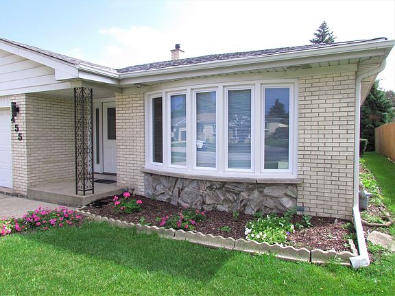 4th image of 455 Dover Dr