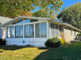 5916 E George St, Syracuse, IN 46567