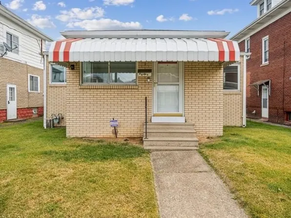 1202 Dallas Ave, Natrona Heights, PA 15065