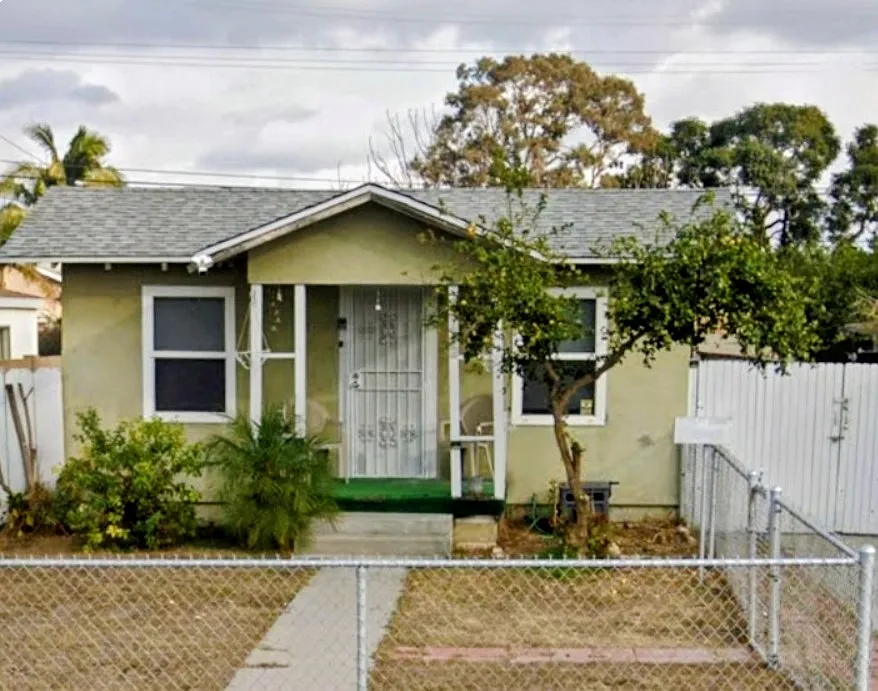 San Carlos Ave, South Gate — Photo 1