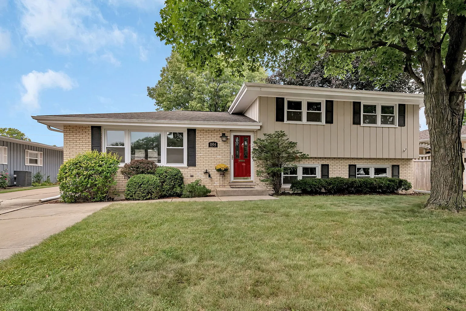 1004 Putnam Dr photo 1