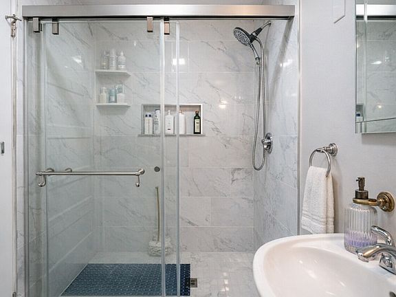 5th image of 52 Fenway APT 1