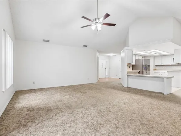6540 Foxmoor Dr, Zephyrhills, FL 33542