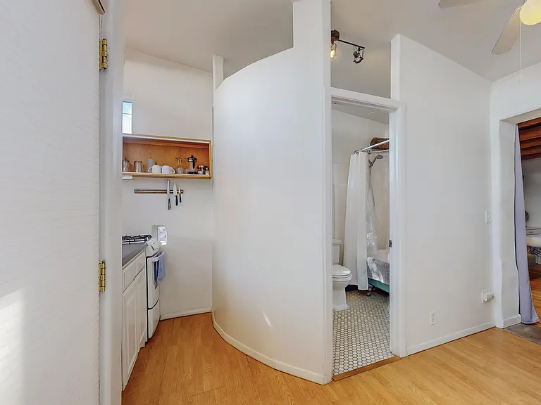 601 Noble Pl NE #2 — Photo 5