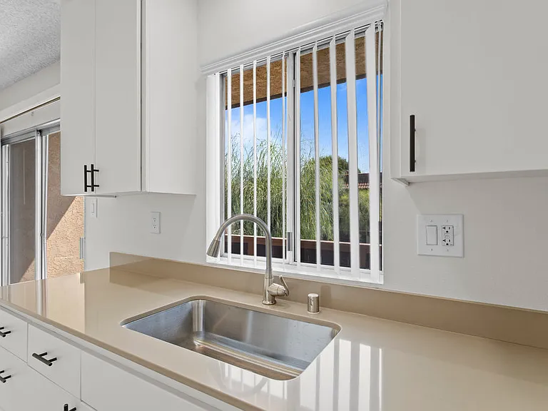 Tuscany Apartments — Photo 31