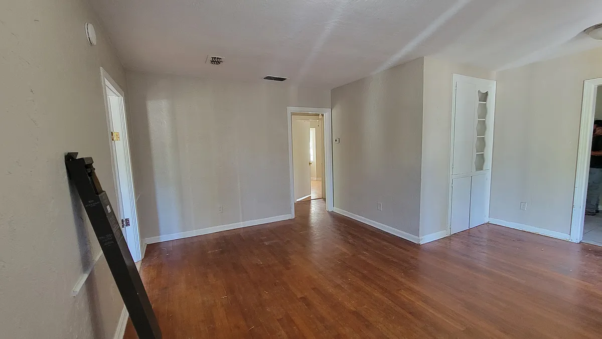 Living/Dining - 1132 Pine St