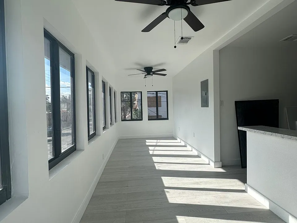 345 SW 9th Ave #UPPER