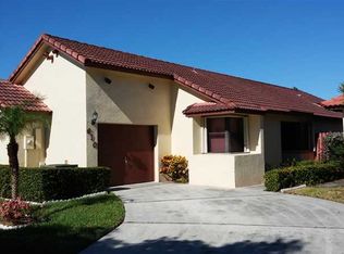 610 SW 113th Ter, Pembroke Pines, FL 33025