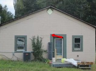 561 Hickory Dr, Startex, SC 29377