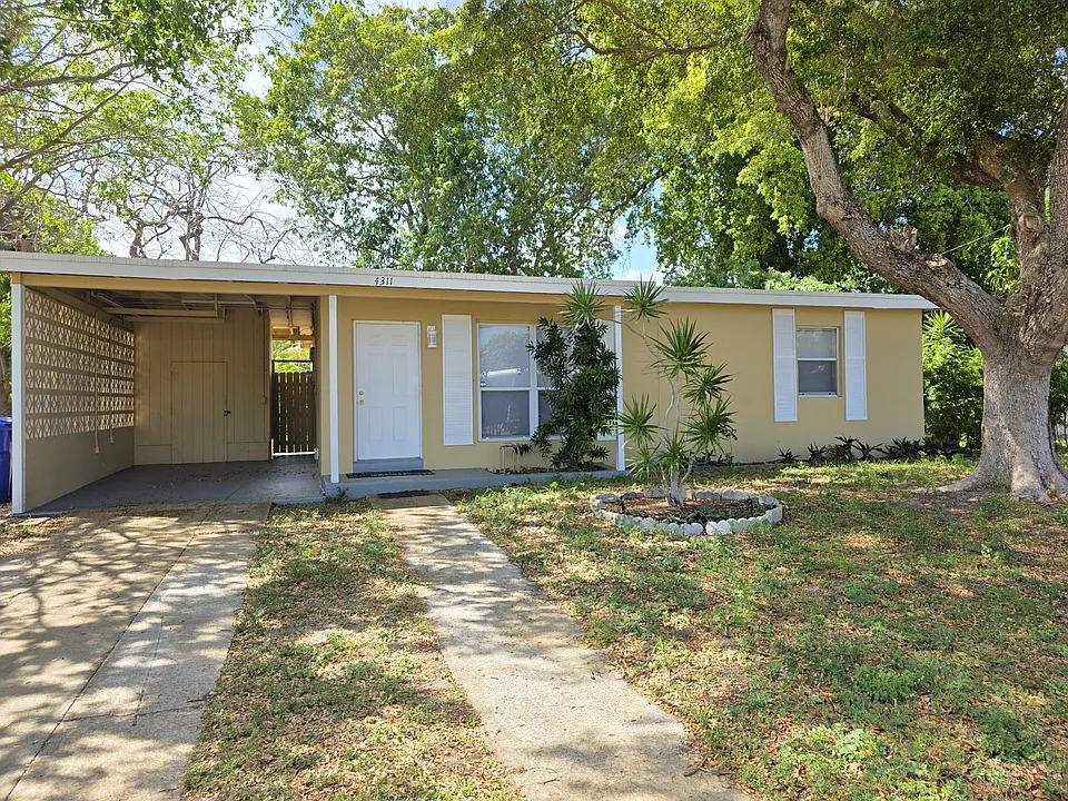 4311 NE 15th Ter