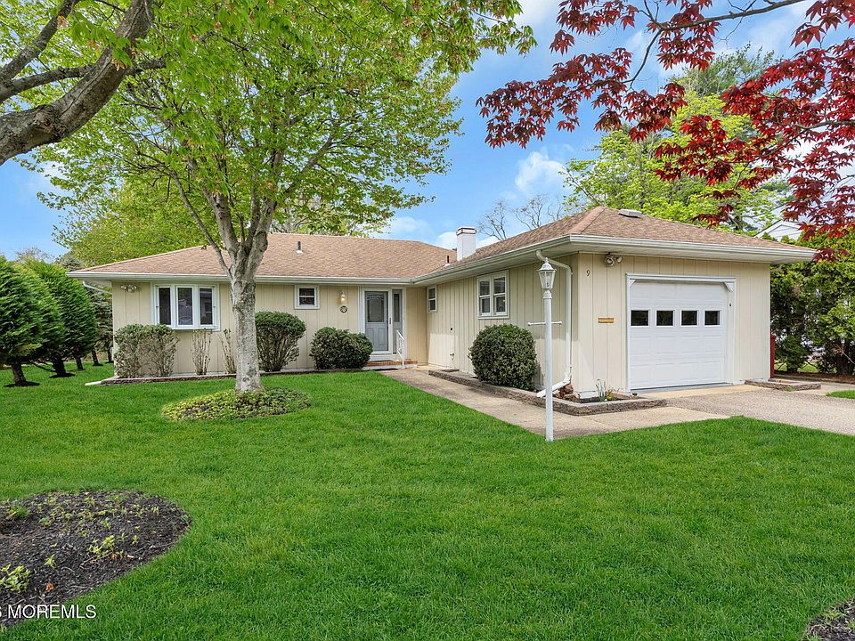 1st image of 9 Charlotteville Drive S