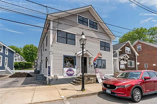 474 Thames St Photo 1