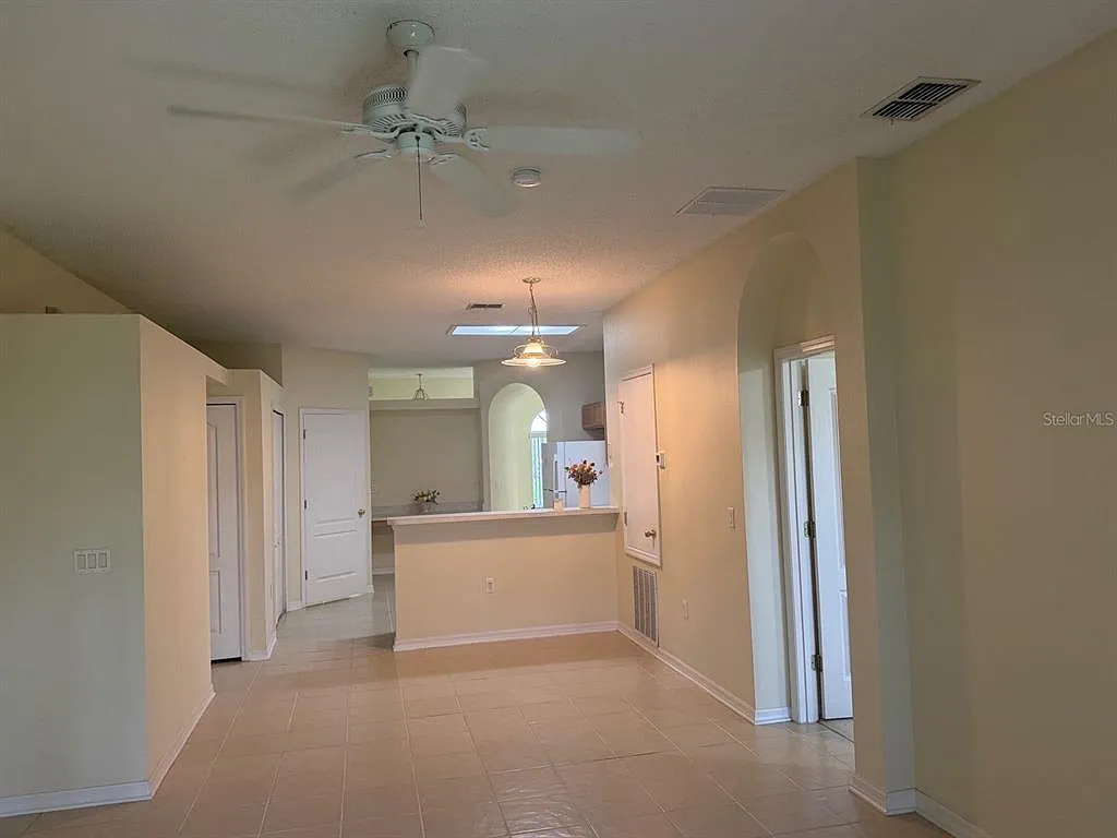 4 bed, 2.0 bath, 1705 sqft, $2,450 — Photo 4