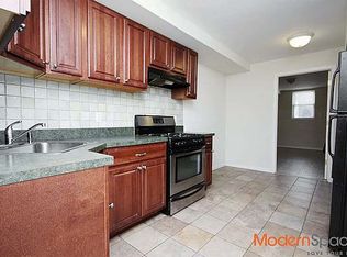 25-50 42nd St #1, Astoria, NY 11103