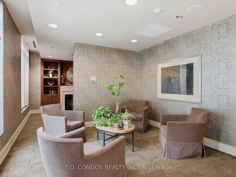 21 Hillcrest Ave #601 — Photo 31